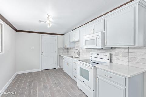 6429 W Fairmount Ave, Phoenix, AZ 85033 photo 8