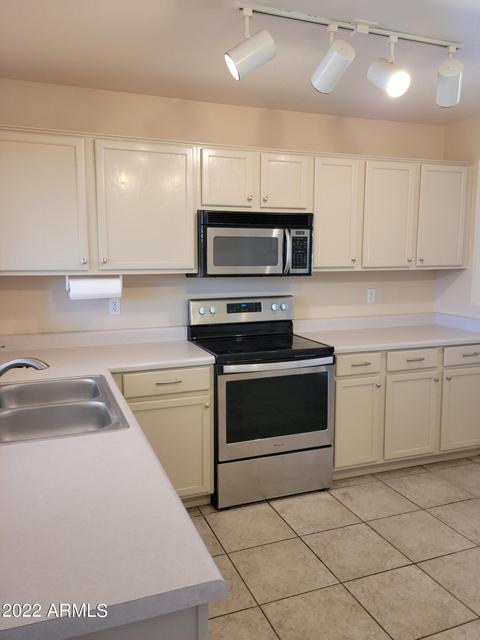 8637 E Capri Ave, Mesa, AZ 85208 photo 5