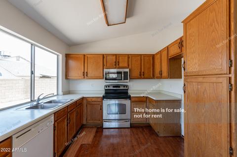 1718 E Greenway Cir, Phoenix, AZ 85042 photo 4
