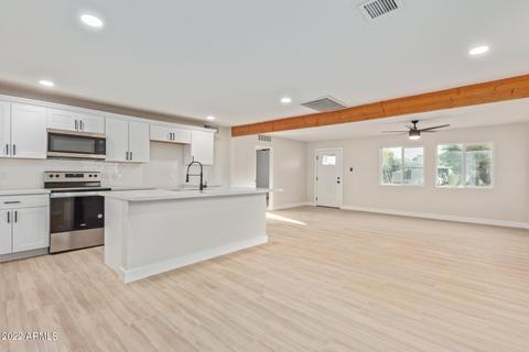 1352 E Clarendon Ave, Phoenix, AZ 85014 photo 2
