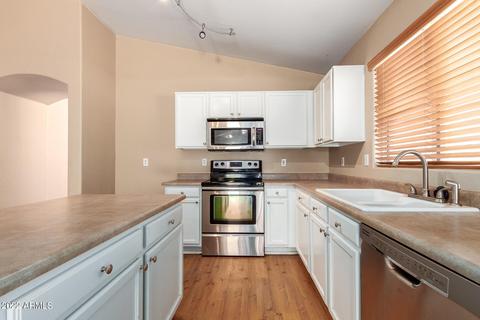 8227 W Apache St, Phoenix, AZ 85043 photo 9