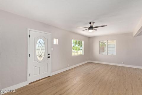 2011 W Earll Dr, Phoenix, AZ 85015 photo 1
