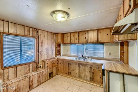 2621 E Morrow Dr, Phoenix, AZ 85050 photo 4