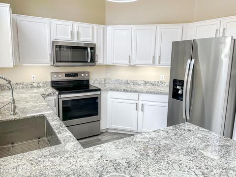 3916 E Morrow Dr, Phoenix, AZ 85050 photo 5