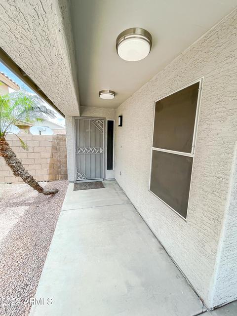 3916 E Morrow Dr, Phoenix, AZ 85050 photo 2