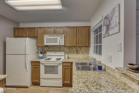 1880 E Morten Ave #113, Phoenix, AZ 85020 photo 9