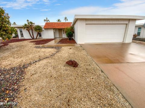 17813 N Willowbrook Dr, Sun City, AZ 85373