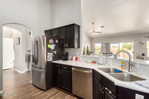 1526 E Desert Ln, Phoenix, AZ 85042 photo 13