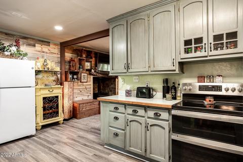 2139 N Woods Dr, Overgaard, AZ 85933 photo 16