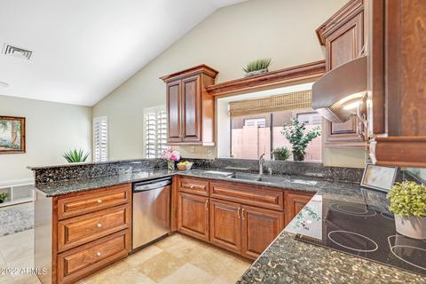 2706 E Rock Wren Rd, Phoenix, AZ 85048 photo 8