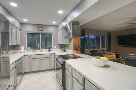 944 E Lois Ln, Phoenix, AZ 85020 photo 8