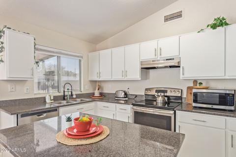1068 S Wanda Dr, Gilbert, AZ 85296 photo 11