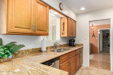 5041 E Cheery Lynn Rd, Phoenix, AZ 85018 photo 16