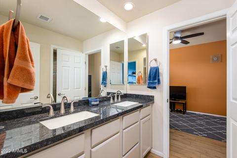 3528 Expedition Way, Phoenix, AZ 85050 photo 45