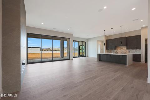 11 E Zenith Ln, Phoenix, AZ 85085 photo 4