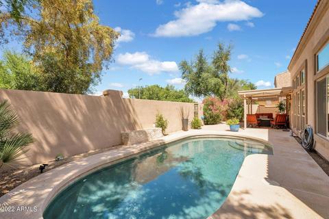 838 W Devon Dr, Gilbert, AZ 85233 photo 2