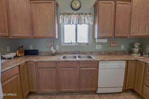 747 E Pebble Ln, Taylor, AZ 85939 photo 29