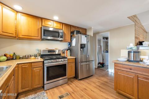331 E Michelle Dr, Phoenix, AZ 85022 photo 13