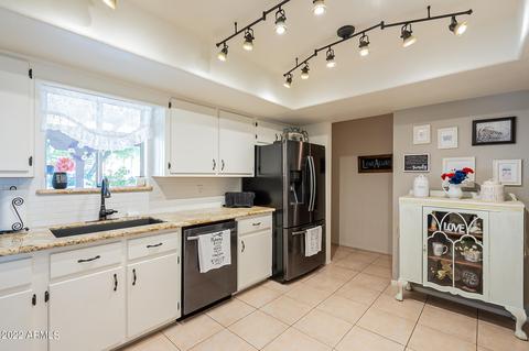 124 E Leisure Ln, Phoenix, AZ 85086 photo 10