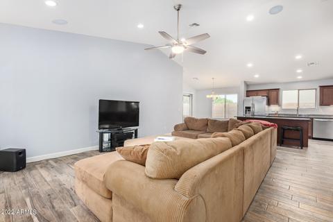 2974 E Crescent Way, Gilbert, AZ 85298 photo 5