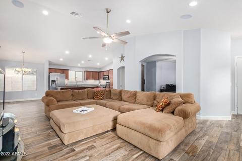 2974 E Crescent Way, Gilbert, AZ 85298 photo 6