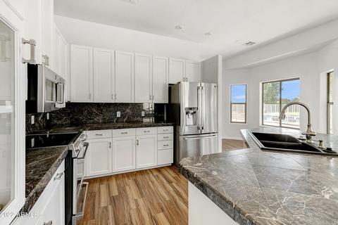 2424 E Arrowhead Trl, Gilbert, AZ 85297 photo 4