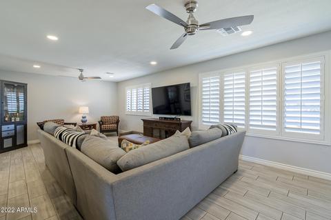 90 E Canterbury Ct, Phoenix, AZ 85022 photo 12