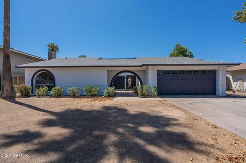 2425 W Winchcomb Dr, Phoenix, AZ 85023 photo 2