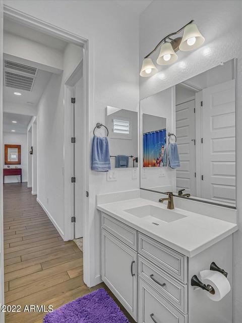 913 E La Mirada Dr, Phoenix, AZ 85042 photo 9