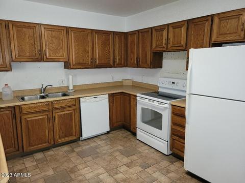 542 N Willow St, Globe, AZ 85501 photo 9