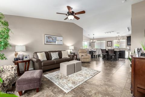 7816 S Peppertree Dr, Gilbert, AZ 85298 photo 3