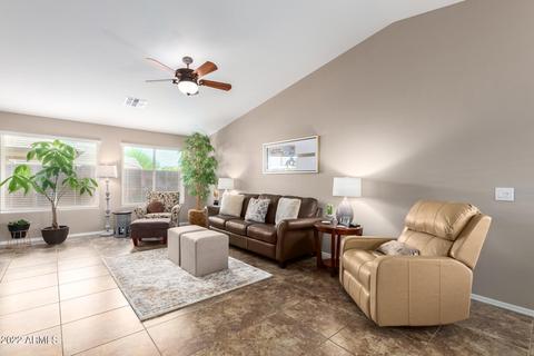 7816 S Peppertree Dr, Gilbert, AZ 85298 photo 5