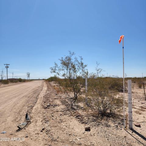 0 W Roeser Apt 3 Rd #-, Tonopah, AZ 85354