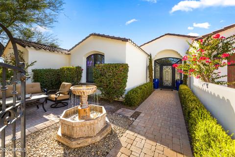 4026 E Saint Joseph Way, Phoenix, AZ 85018 photo 2
