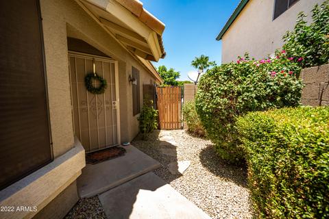 4320 E Siesta Ln, Phoenix, AZ 85050 photo 2