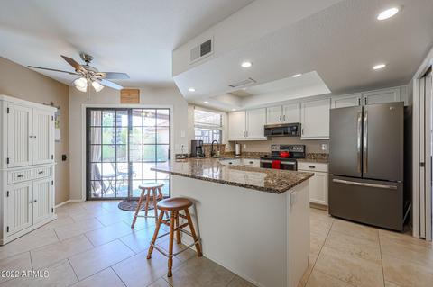 5207 E Half Moon Dr, Phoenix, AZ 85044 photo 2