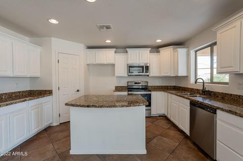 3410 E Crescent Way, Gilbert, AZ 85298 photo 4