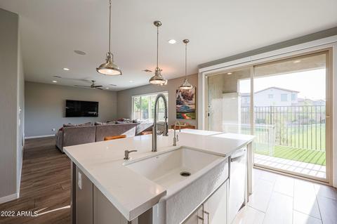 690 N Sparrow Ct, Gilbert, AZ 85234 photo 4