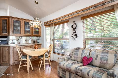 2712 Rustlers Roost Rd, Overgaard, AZ 85933 photo 5