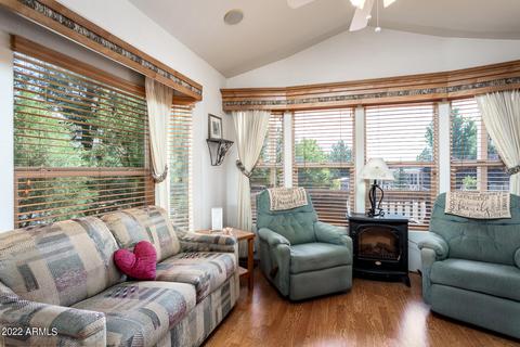 2712 Rustlers Roost Rd, Overgaard, AZ 85933 photo 4