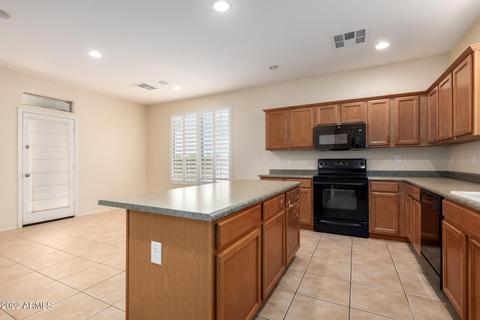 1033 E Julian Dr, Gilbert, AZ 85295 photo 4