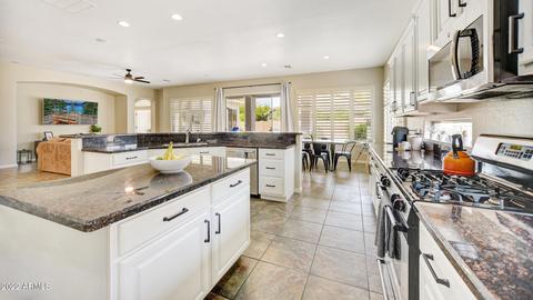 6436 S Trophy Ct, Gilbert, AZ 85298 photo 9