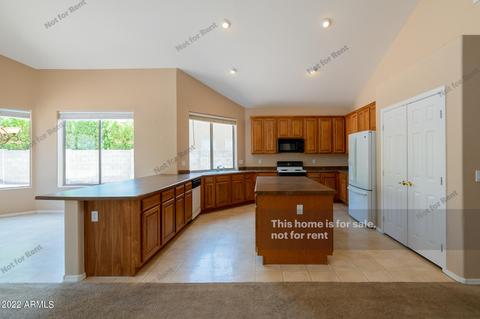9404 E Hillview Cir, Mesa, AZ 85207 photo 4