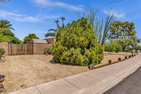 2902 E Laurel Ln, Phoenix, AZ 85028 photo 5