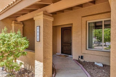2902 E Laurel Ln, Phoenix, AZ 85028 photo 6