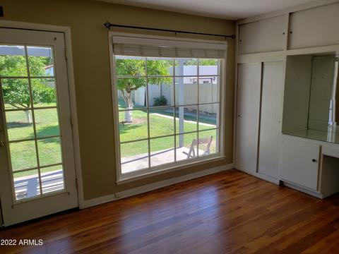 337 E Orange Dr, Phoenix, AZ 85012 photo 9