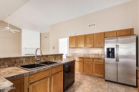 3549 E Rosemonte Dr, Phoenix, AZ 85050 photo 9