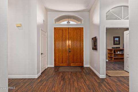 4034 E Robin Ln, Phoenix, AZ 85050 photo 3