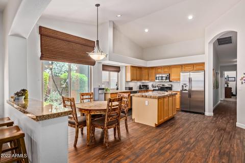 4034 E Robin Ln, Phoenix, AZ 85050 photo 9