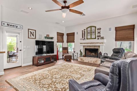 4034 E Robin Ln, Phoenix, AZ 85050 photo 13